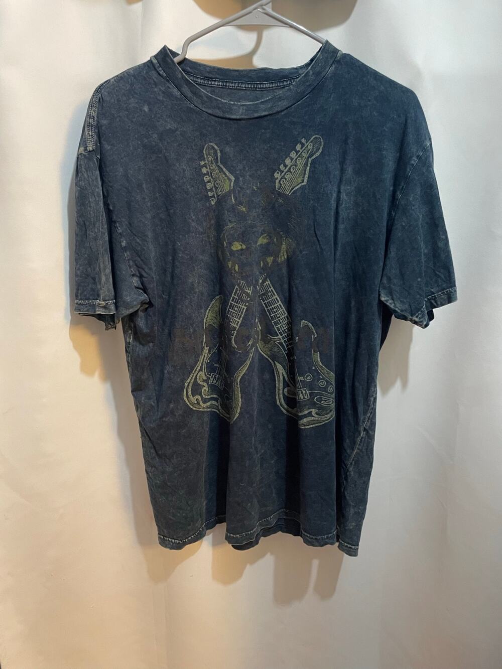 Vintage Y2K 7 Seven Skull Guitar Rock Graphic Acid Wash T-Shirt Men's L